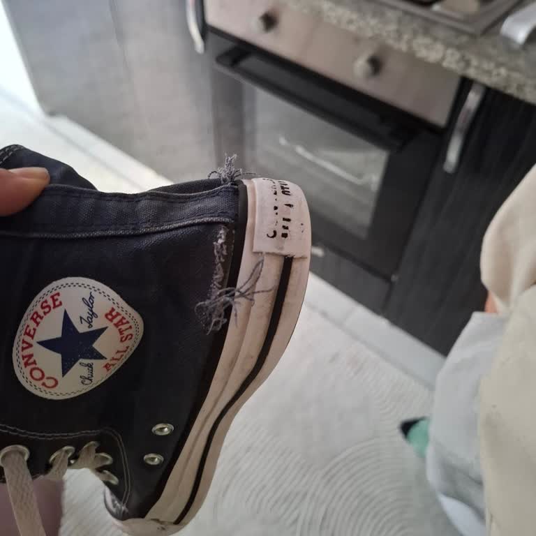 Converse Ayakkabıda Kısa Sürede Yırtılma Ve Garanti Sorunu