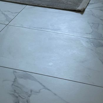 Seramiklerde Kalıcı Su Ve Ayak İzi Sorunu: Çözüm Bekliyorum