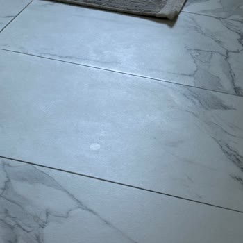 Seramiklerde Kalıcı Su Ve Ayak İzi Sorunu: Çözüm Bekliyorum