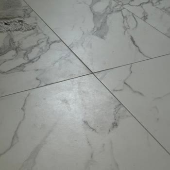 Seramiklerde Kalıcı Su Ve Ayak İzi Sorunu: Çözüm Bekliyorum