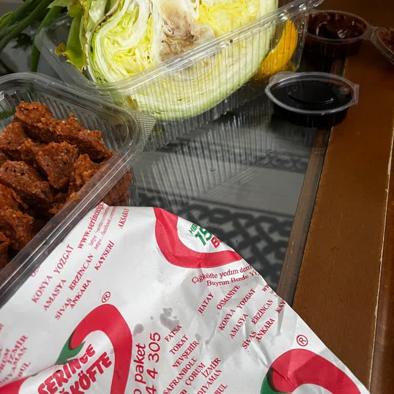 Çiğköfte Yanında Gönderilen Marulun Çürük Olması