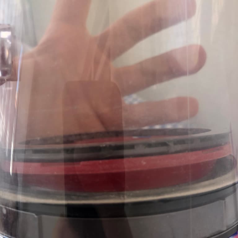 Dyson V15 Süpürge Hazne Contasının Sürekli Düşmesi Kullanımımı Engelliyor