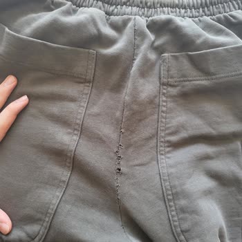 Sıfır Üründe Dikiş Patlağı Ve Değersiz Hissetmek