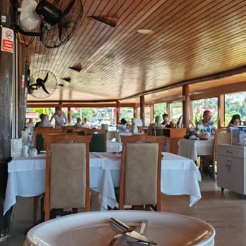 Masa Değişikliği Talebine Kaba Ve Kırıcı Yaklaşım Yaşlı Müşteriyi Mağdur Etti