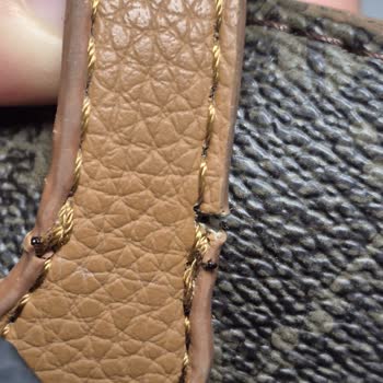 Aldığım Çantanın Sapı Kısa Sürede Yırtıldı Ve Çözüm Sunulmadı