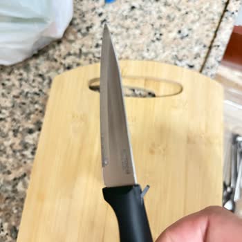 Az Kullanımla Çatlayan Bıçak Ve Doğrama Tahtası Deneyimi