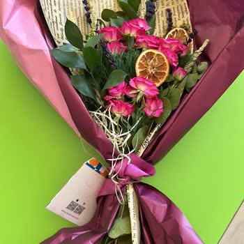 Gönderilen Çiçek Beklentileri Karşılamadı, Müşteri Hizmetleri Yetersiz Kaldı