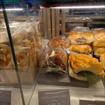 Sandviçte Etiket Ve Fiyat Tutarsızlığına Maruz Kaldık