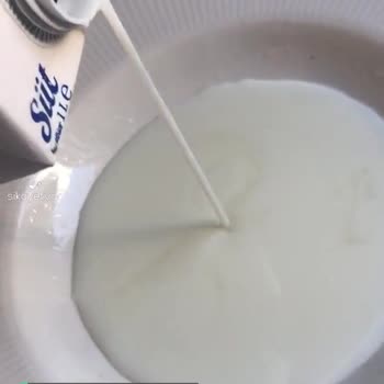 BİM Dost Sütün İçinden Garip Bir Sıvı Çıktı