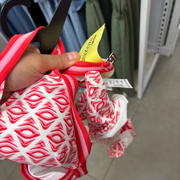 Bikini Denemede Tutarsız Uygulamalar Ve Alışverişte Zorluk