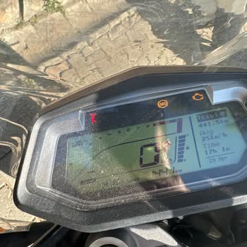 Daha 1442 Km'de Lastikler Çatladı, Garanti Kapsamı Dışında Deniyor