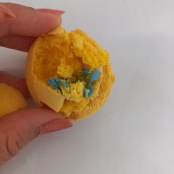 Özburcu Ekmek Fırın & Cafe Makaron İçinden Poşet Parçası Çıktı