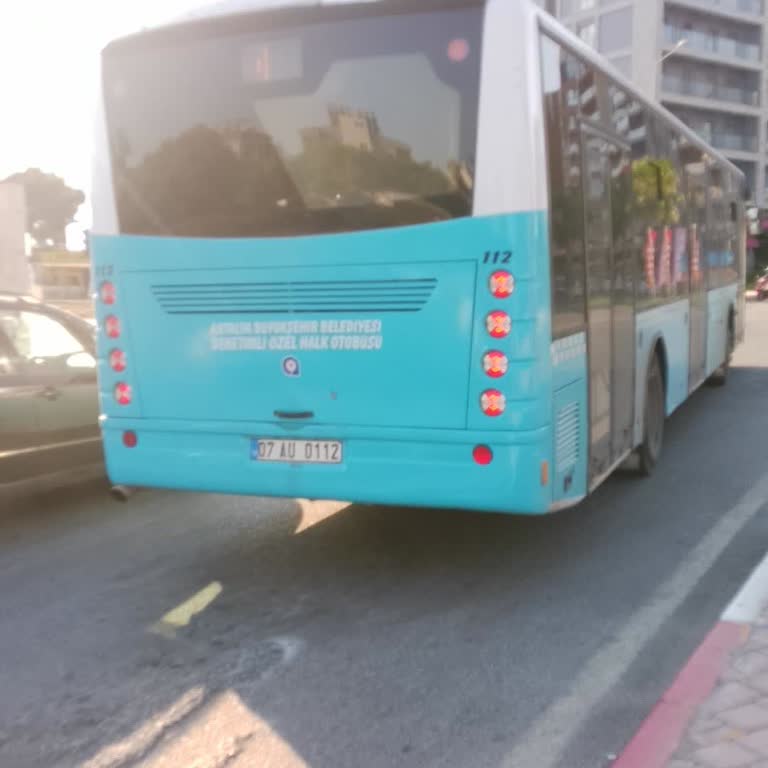 Otobüs Şoförünün Yolcu İndirme Ve Bindirme Konusundaki İlgisizliği