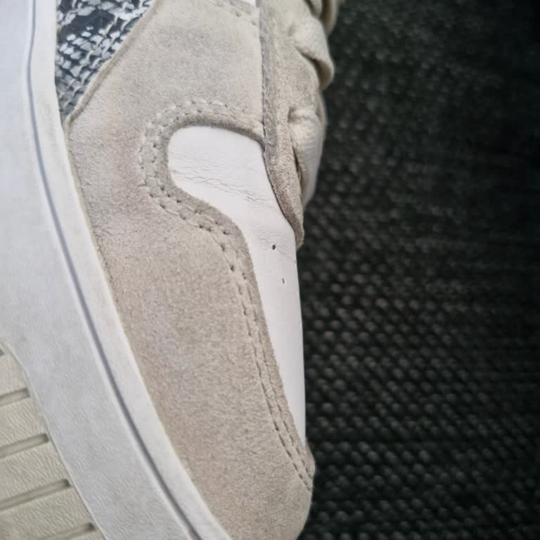 Ayakkabım 40 Gündür Serviste Çözüm Sunulmuyor