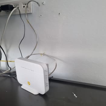 Superonline Modem Montajında Düzensiz İşçilik Ve İlgisiz Yaklaşım