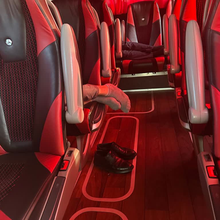 Otobüste Kötü Koku Nedeniyle Rahatsız Edici Yolculuk