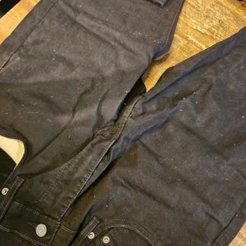 Levis Pantolonumun Toz Toplama Sorunu Ve Boynerin İlgisizliği