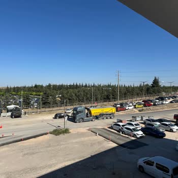 Belediyenin İlgisizliği Ve Çevre Düzenlemesinin Eksikliği Esentepe Mahallesinde Hayatı Zorlaştırıyor
