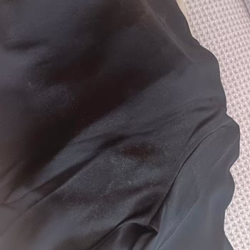 Siparişimdeki Feraceden Yoğun Küf Ve Rutubet Kokusu Çıktı