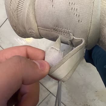 Kısa Sürede Yıpranan Asics Ayakkabı Büyük Hayal Kırıklığı Yaşattı