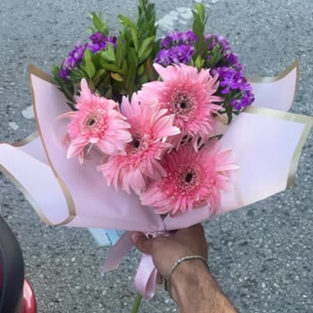 Sipariş Edilen Çiçek Görselden Farklı Ve Eksik Gönderildi