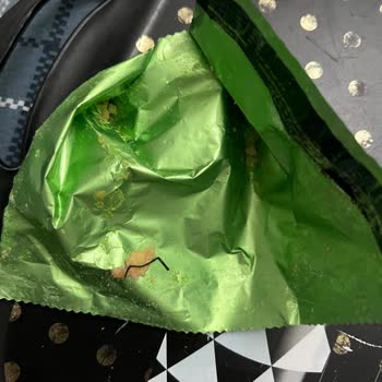 Gofret İçinden Zımba Teli Çıktı: Çocuklar İçin Büyük Tehlike!