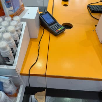 FLO Mağazasında Kasa Önü Güvenlik Eksikliği Ve Kart Kaybı Mağduriyeti