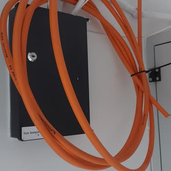 10 Gündür Bağlantı Yapılmayan Fiber İnternet: Türk Telekom Ve Vodafone Arasında Mağduriyet