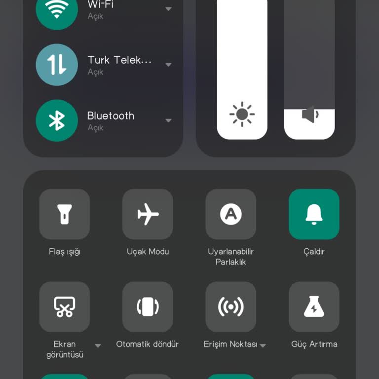Tecno Camon 20 Pro'da Sürekli Açık Kalan Flaş Sorunu