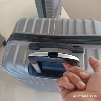 Air Europa Uçakta Bagaj Hasarı Ve Kültürel Hassasiyete Duyarsız Menü Deneyimi