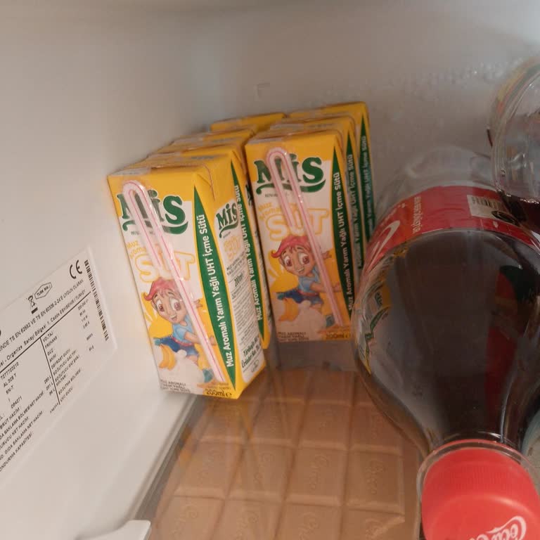 Taze Olmayan Muzlu Süt Nedeniyle Yaşanan Sağlık Sorunu Ve İlgisiz Mağaza Personeli