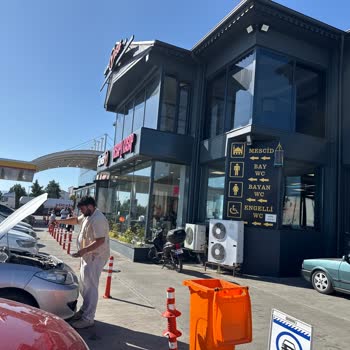 Sivas Şubesi'nde Kötü Hizmet Ve İlgisizlik