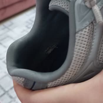 Üretim Hatalı Ürün Ve İlgisiz Müşteri Hizmetleri