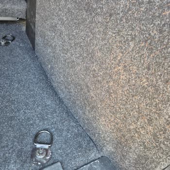 Kiralık Aracın İçinden Çıkan Ağır Koku Ve Hayvan Kılı Şoku