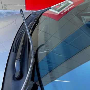 Bosch Silecek Aparatı Camı Kırdı Servis Çözüm Sunmuyor