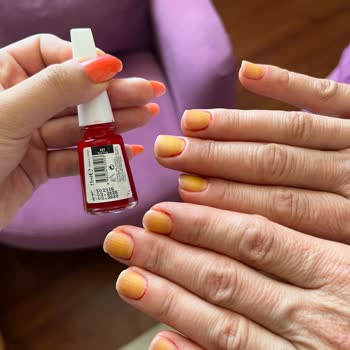 Flormar Oje Tırnakta Kalıcı Turunculuk Bıraktı