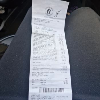 Bozuk Dondurma Ve Mağaza Çalışanlarının İlgisizliği