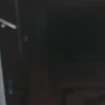Getir Kuryesi Binaya Zarar Veriyor!