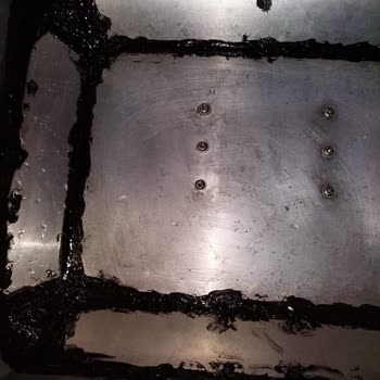 Satın Aldığım Alüminyum Çanta Hem Su Geçiriyor Hem De Leke Sorunu Yaşıyorum, Destek Alamıyorum