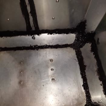 Satın Aldığım Alüminyum Çanta Hem Su Geçiriyor Hem De Leke Sorunu Yaşıyorum, Destek Alamıyorum