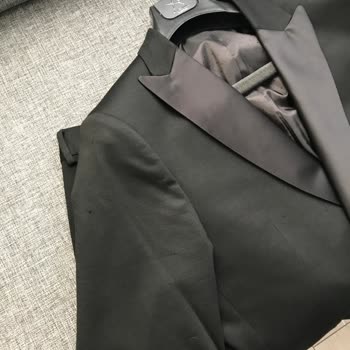 Düğünde Bir Gün Giyilen Smokin Deforme Oldu, Ürün İncelemesi Sonuçsuz Kaldı