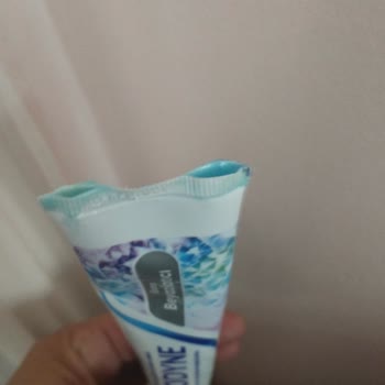 Sensodyne Diş Macunu Alt Kısmı Patladı, Hijyen Sorunu Yaşadım