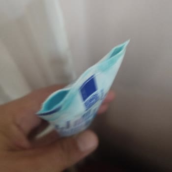 Sensodyne Diş Macunu Alt Kısmı Patladı, Hijyen Sorunu Yaşadım