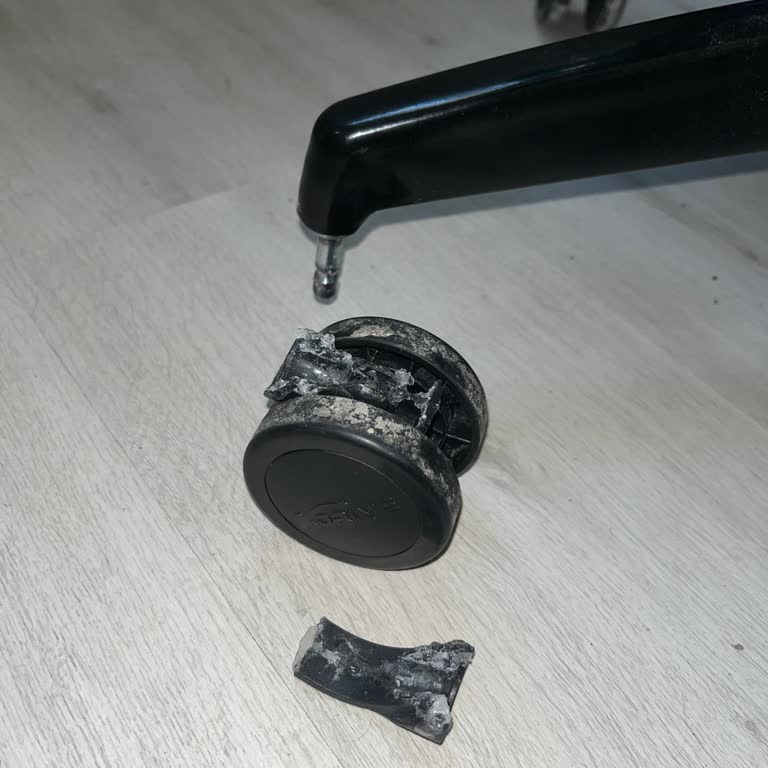 Xdrive Toryum Oyuncu Koltuğunun Tekerleği 1 Yıl Dolmadan Kırıldı