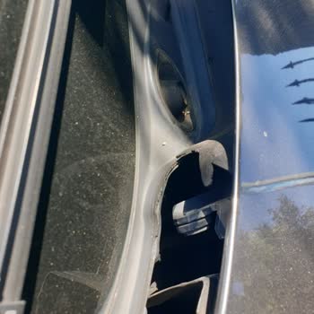 BMW X1'de Plastik Parçaların Çürümesi Ve Su Sızdırması Can Sıkıyor