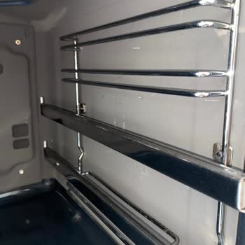 Kendi Kendini Temizleyen Siemens Fırında Lekelenme Sorunu Ve Yetersiz Destek