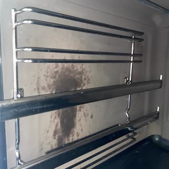 Kendi Kendini Temizleyen Siemens Fırında Lekelenme Sorunu Ve Yetersiz Destek