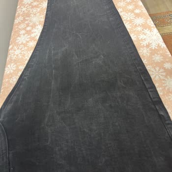 İlk Yıkamada Lekelenen Pantolon İçin LTB'den Tatmin Edici Çözüm Alamadım