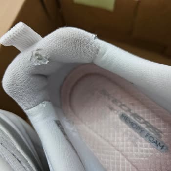 Skechers Ayakkabı 2 Ayda Deforme Oldu, Firma Sorumluluk Almıyor