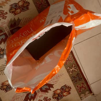 Kargo Karmaşasında Mağdur Edildim: FLO Ve Kargo Firması Sorumluluğu Üstlenmiyor